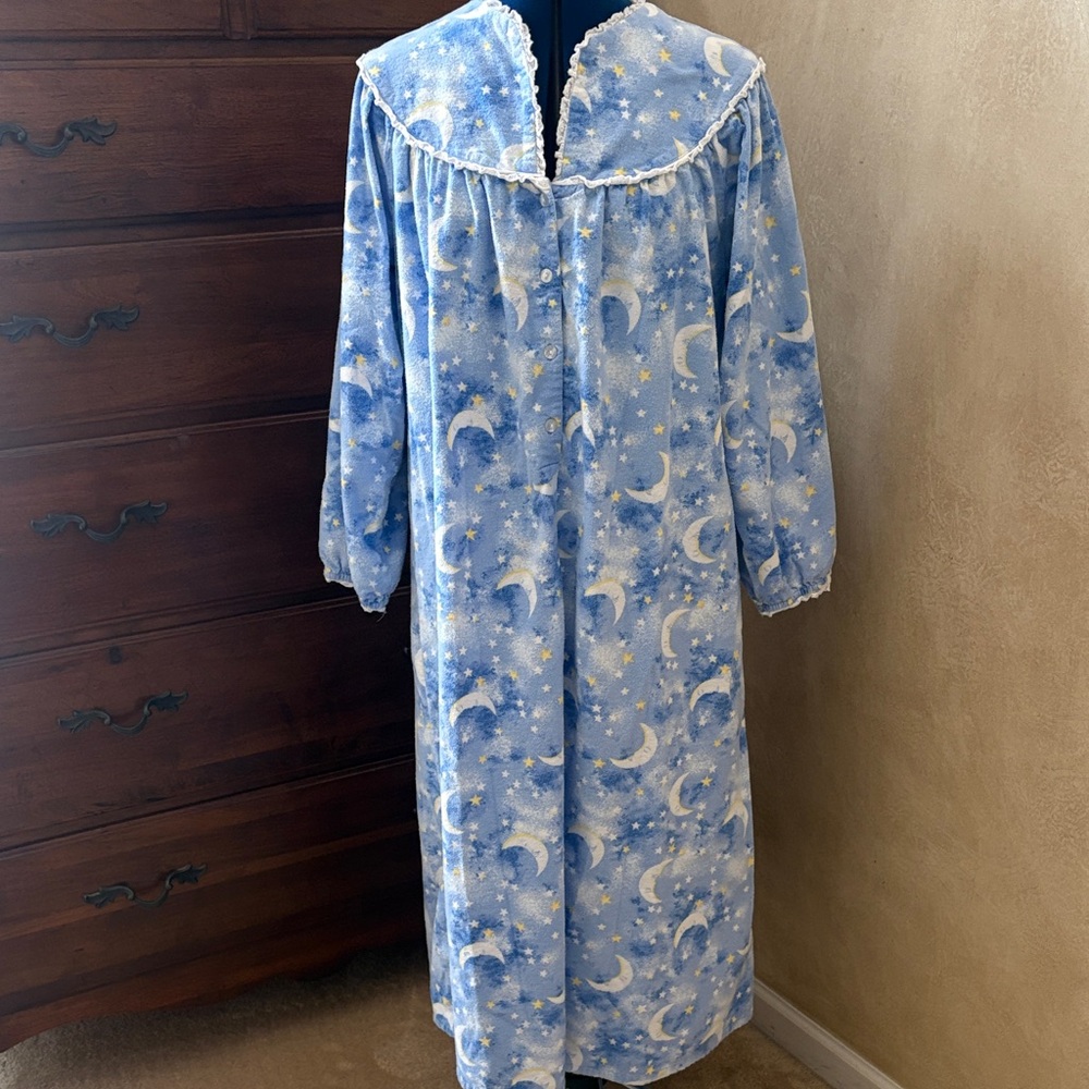 Lanz light blue moon & stars flannel Nightgown.